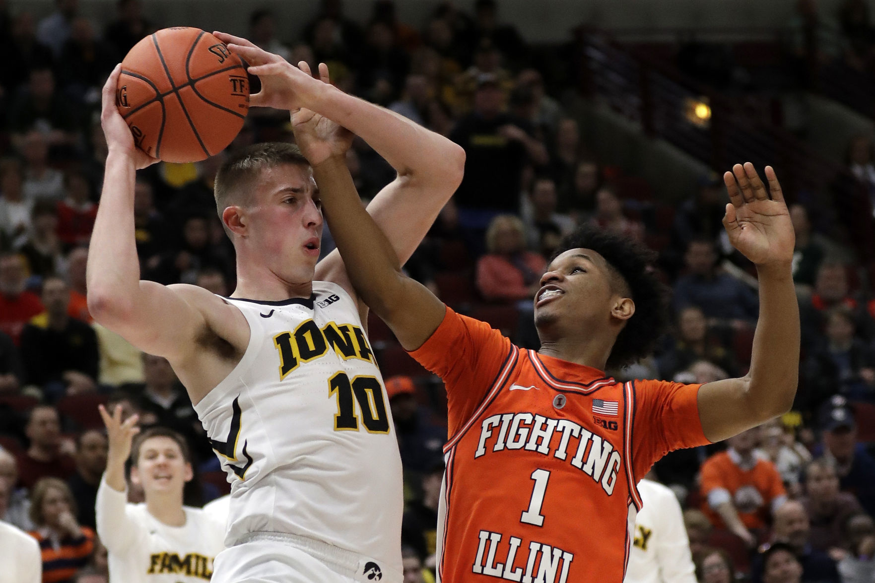 B10 Illinois Iowa Basketball